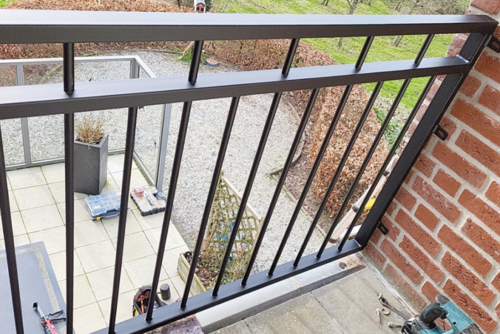 ander woord voor balustrade
