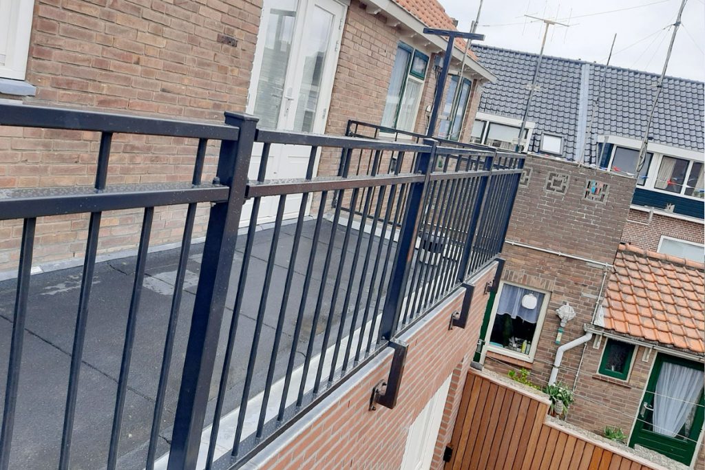 Stalen balustrade in Katwijk