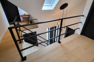 Leuning om trapgat in de Kwakel