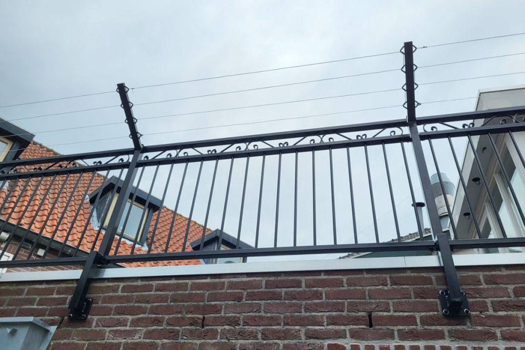 Balustrade met waslijnbeugels in Harderwijk