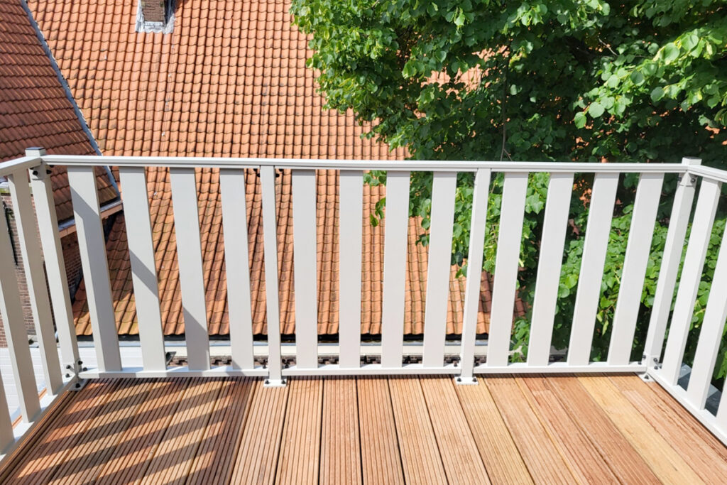 Aluminium balustrade op vlonder in Haarlem