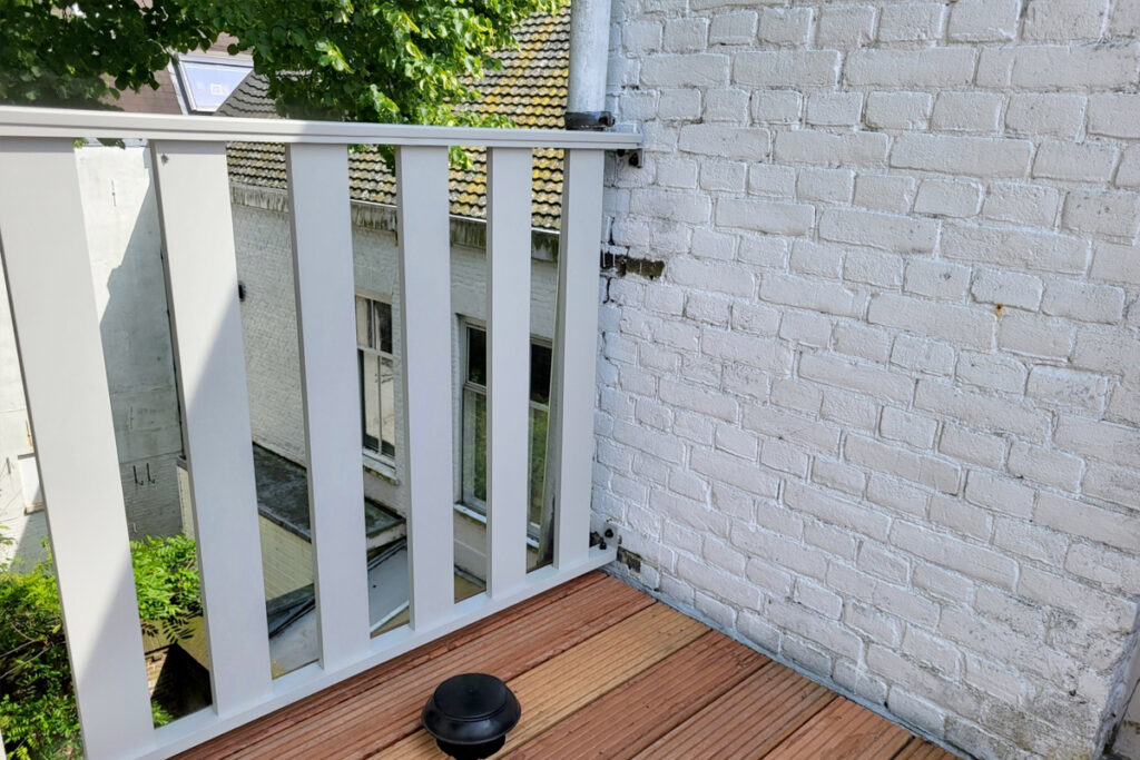 Aluminium balustrade op vlonder in Haarlem