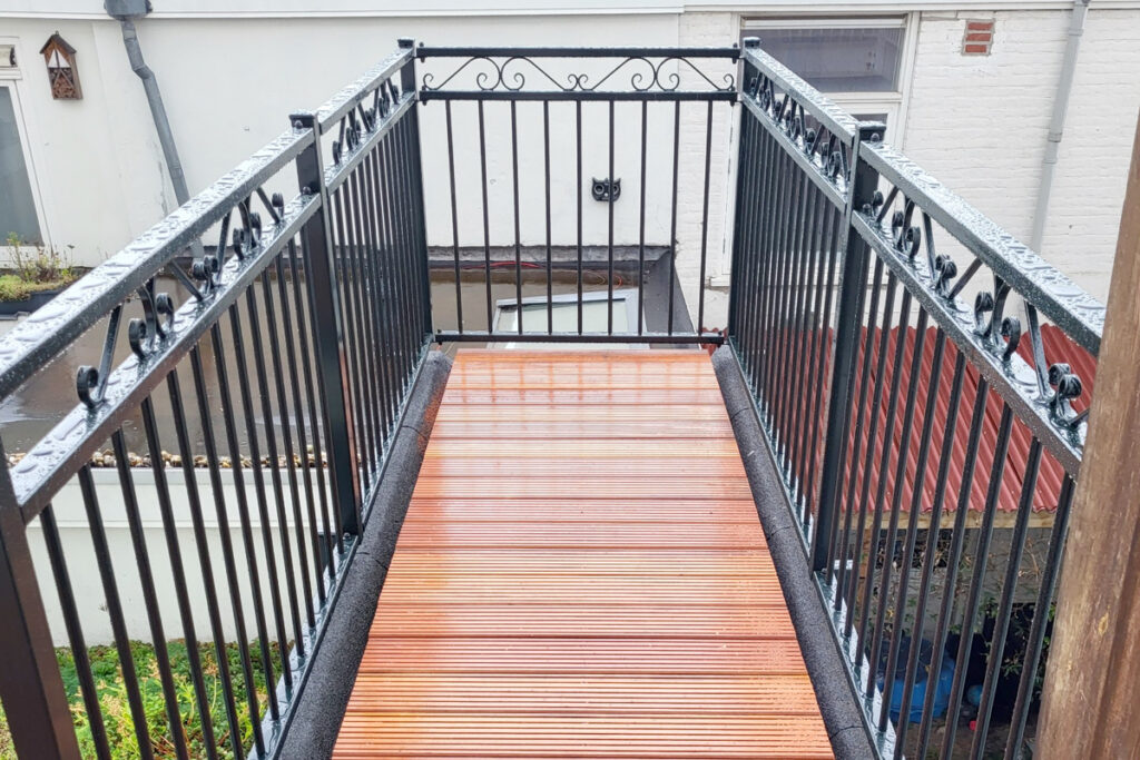 Balustrade en Vlonder in Den Haag