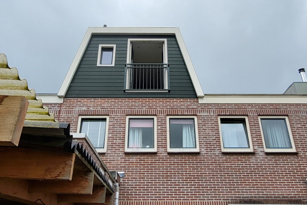 Stalen Frans balkon in Wormer