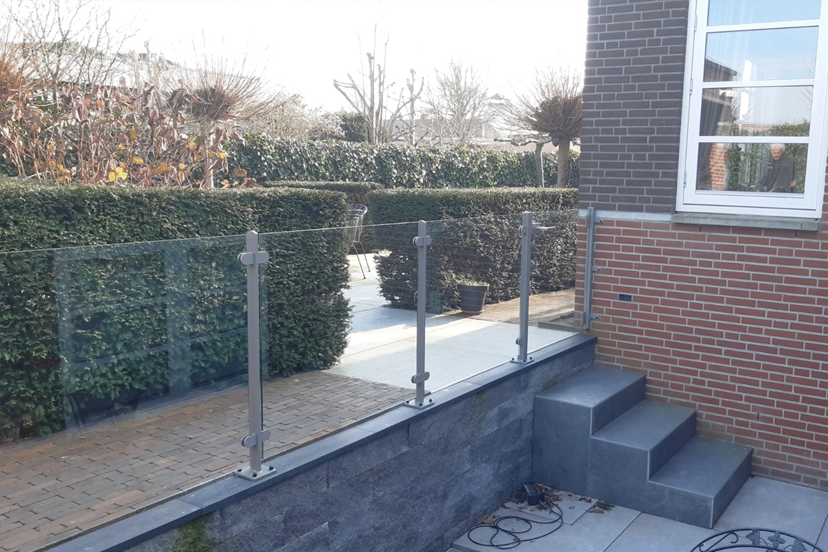 Glazen balustrade in Biddinghuizen