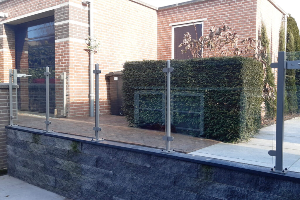 Glazen balustrade in Biddinghuizen