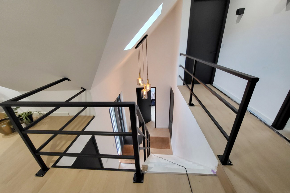 Zwarte stalen balustrades