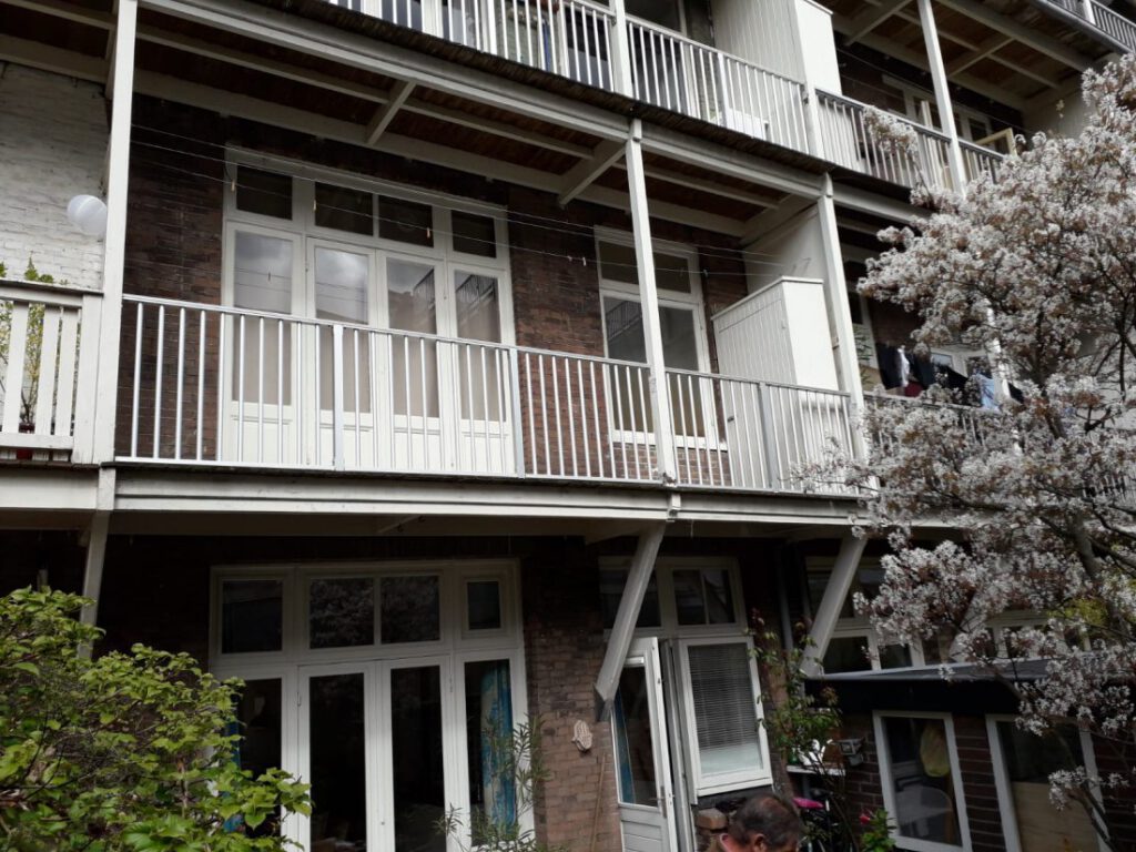 Aluminium balkonhek schoonmaken