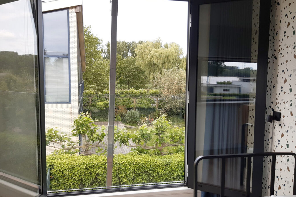 Glazen Frans balkon in Lelystad
