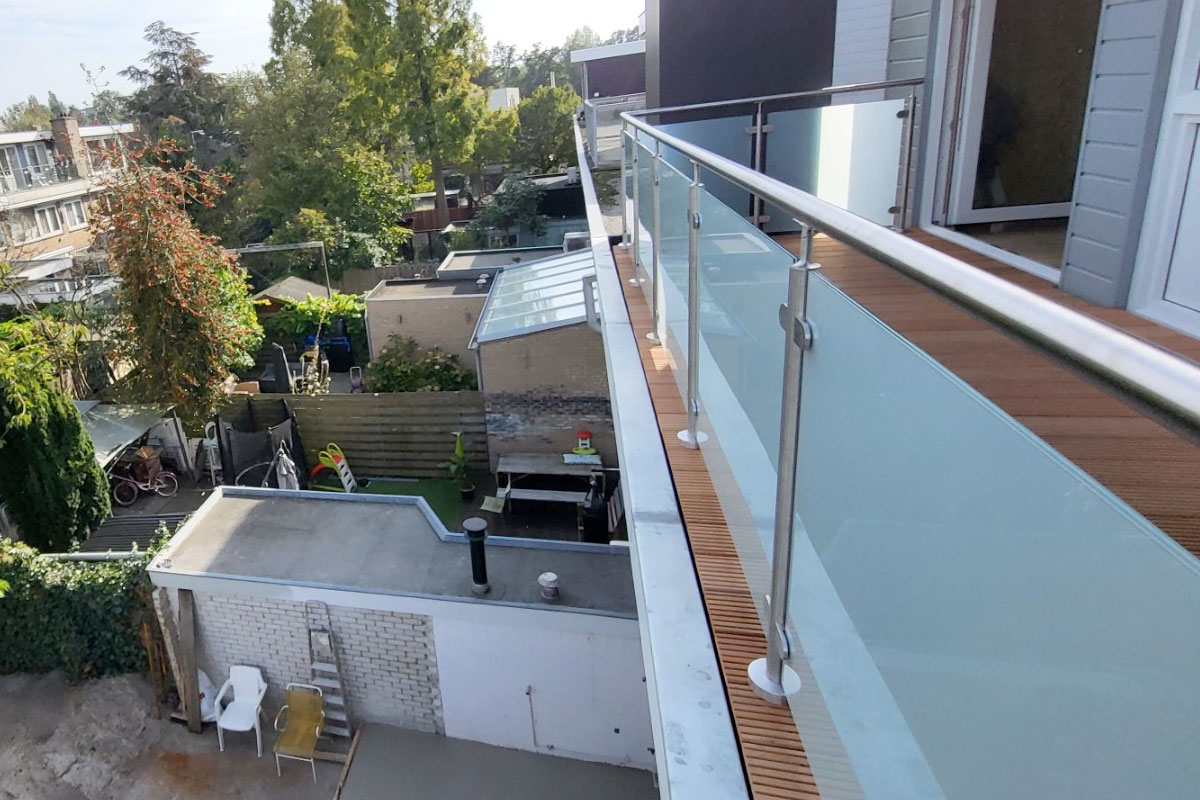 onderhoudsvrij glazen balkonhek