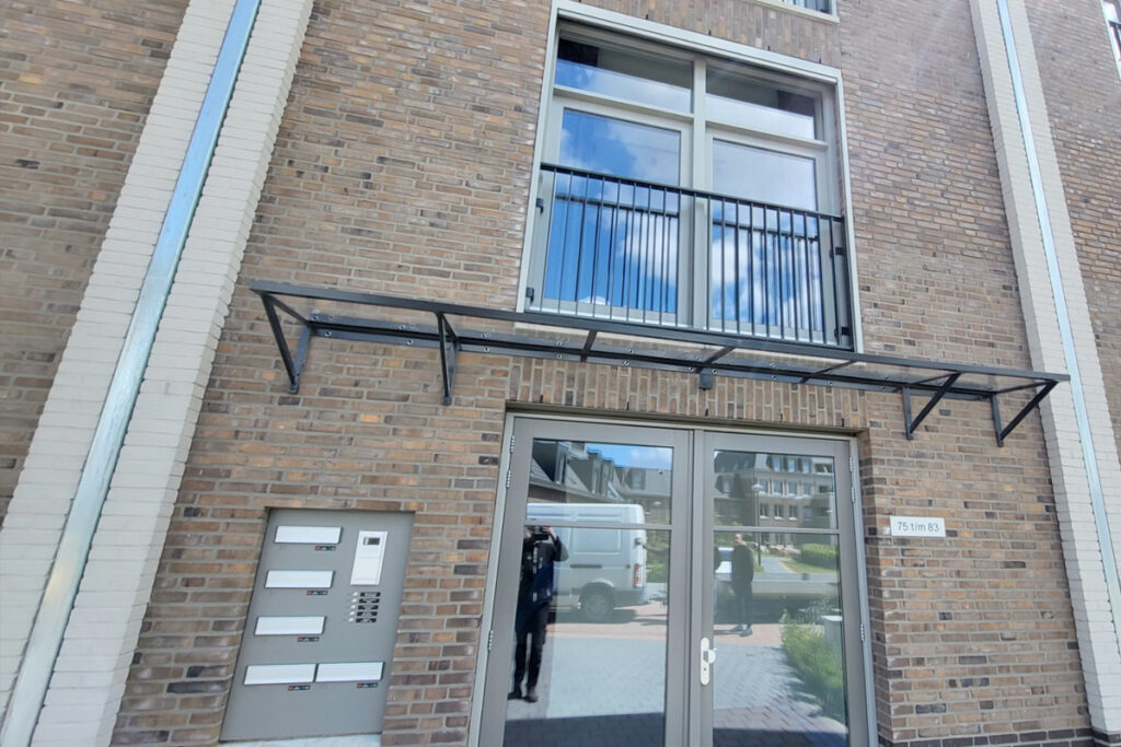 Stalen deurluifel in Zeewolde