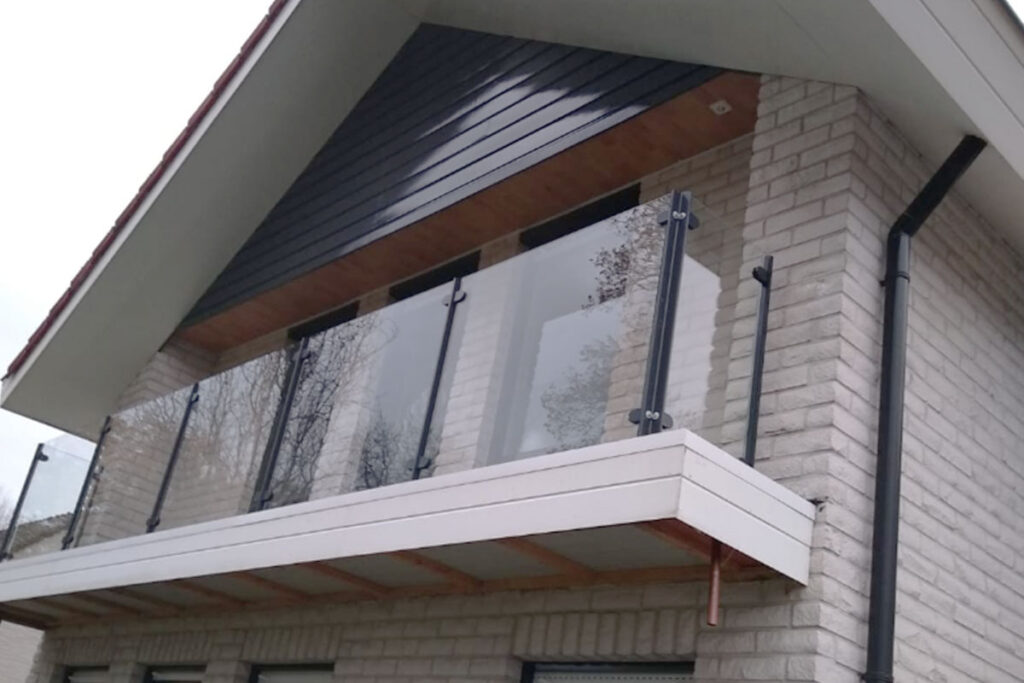 Glazen balkonhekwerk op maat