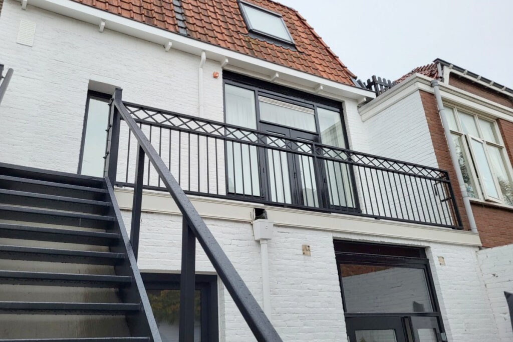 Stalen balustrade laten lassen