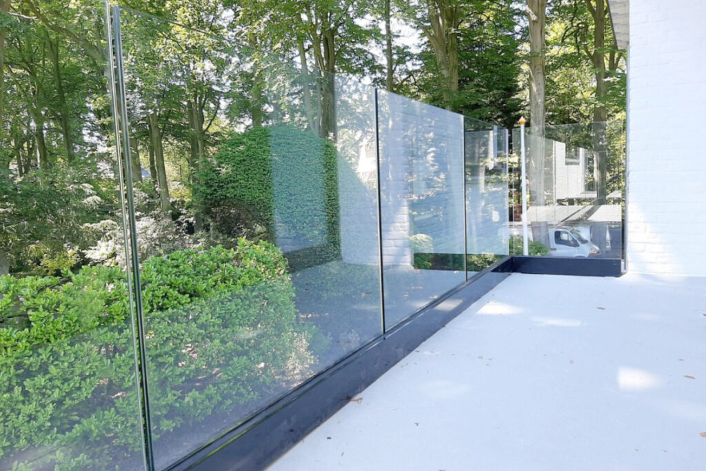Glazen balustrade laten maken