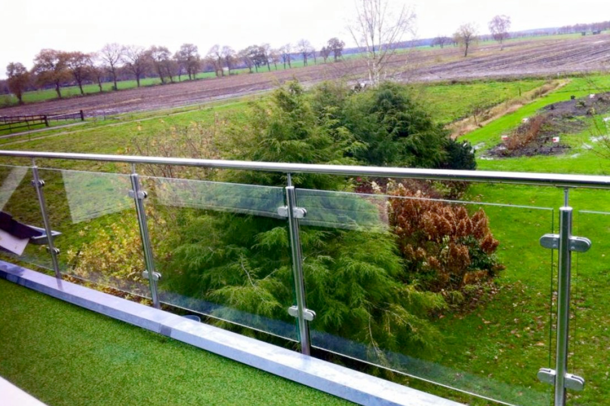 Waar kun je een glazen balustrade kopen