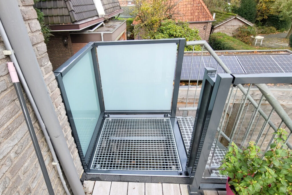 Glazen balustrade in Leidschendam