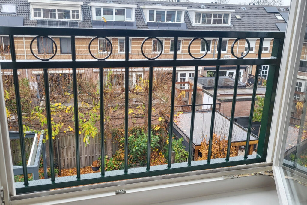 Stalen Frans balkonhek in Bergschenhoek