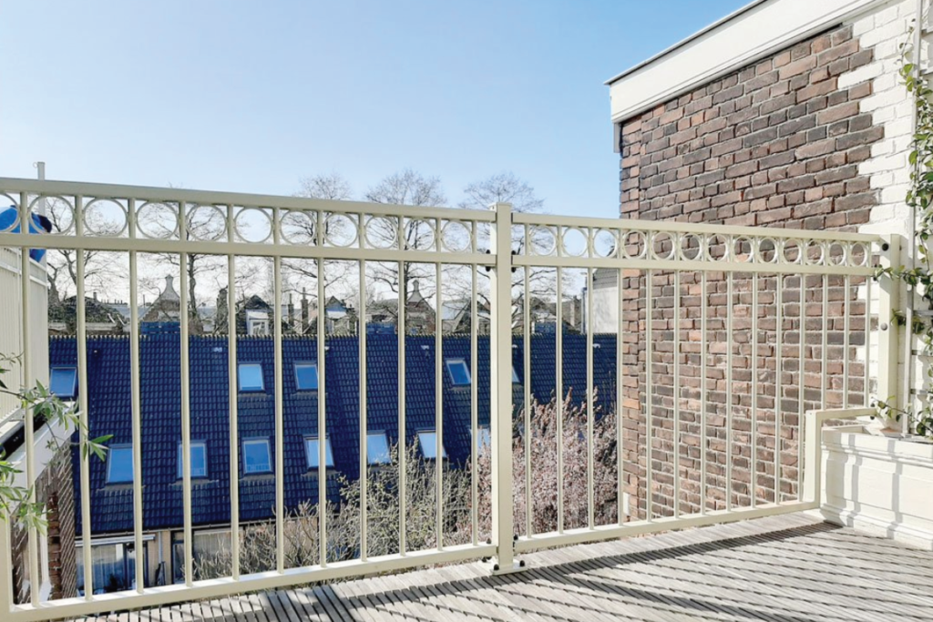 Balkonhekwerk laten monteren