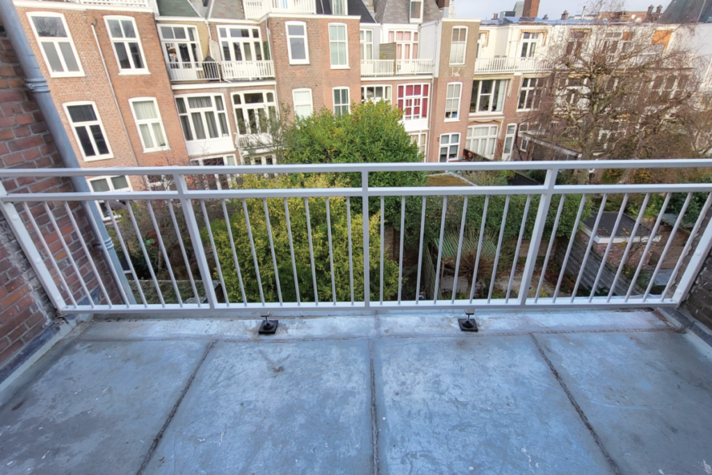 Stalen balkonhek in Den Haag