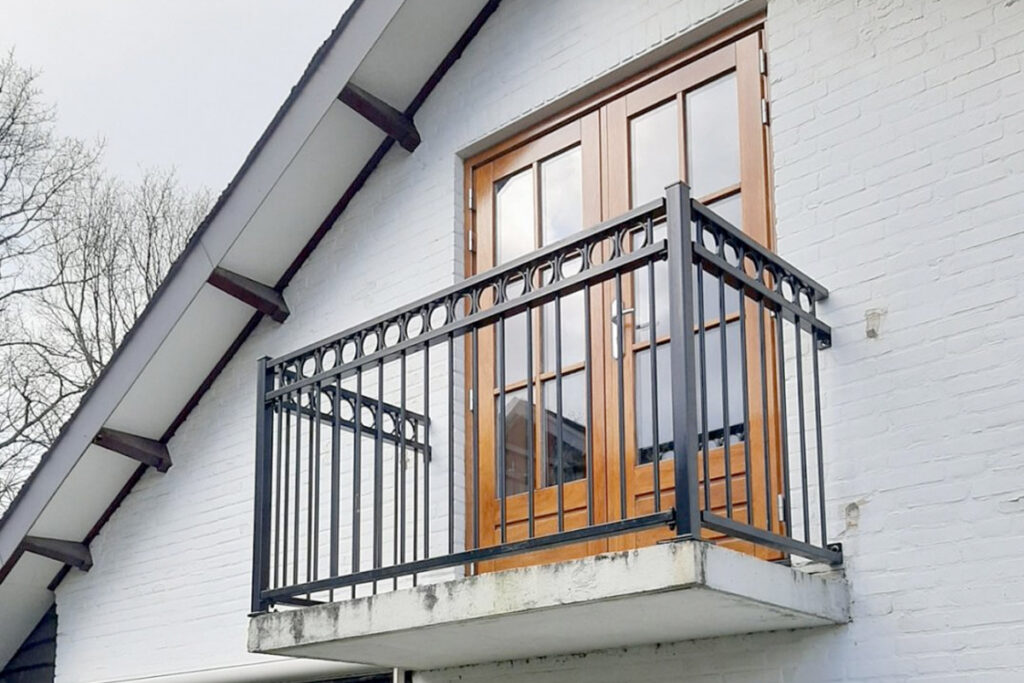 Stalen balkonhek in Overijssel