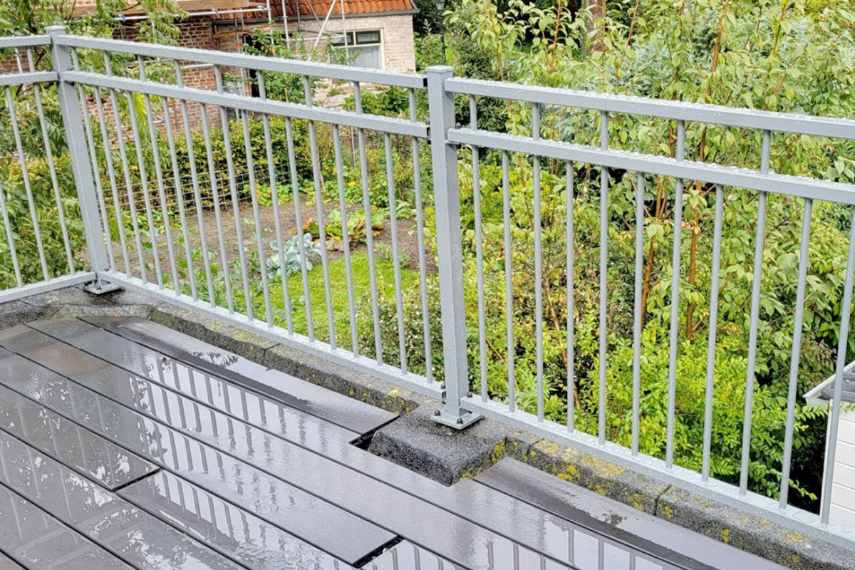 Stalen balkonhek laten installeren in Overijssel