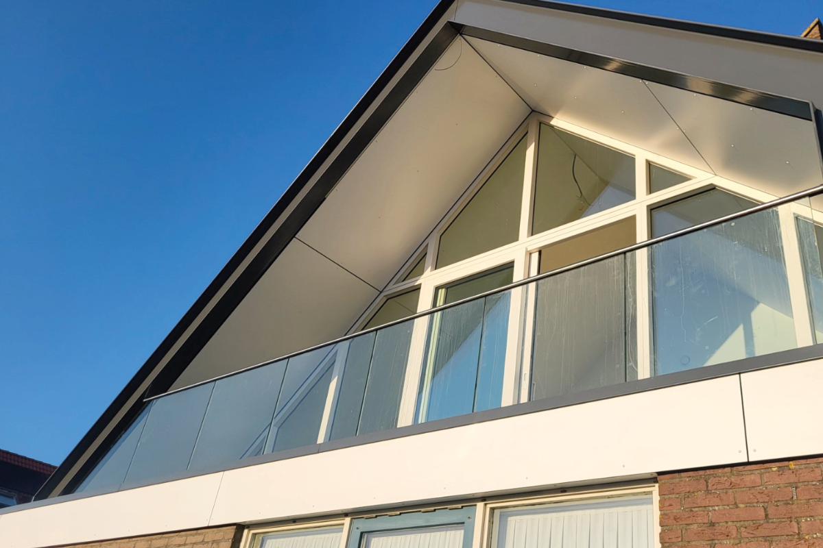 Glazen balustrade op Urk