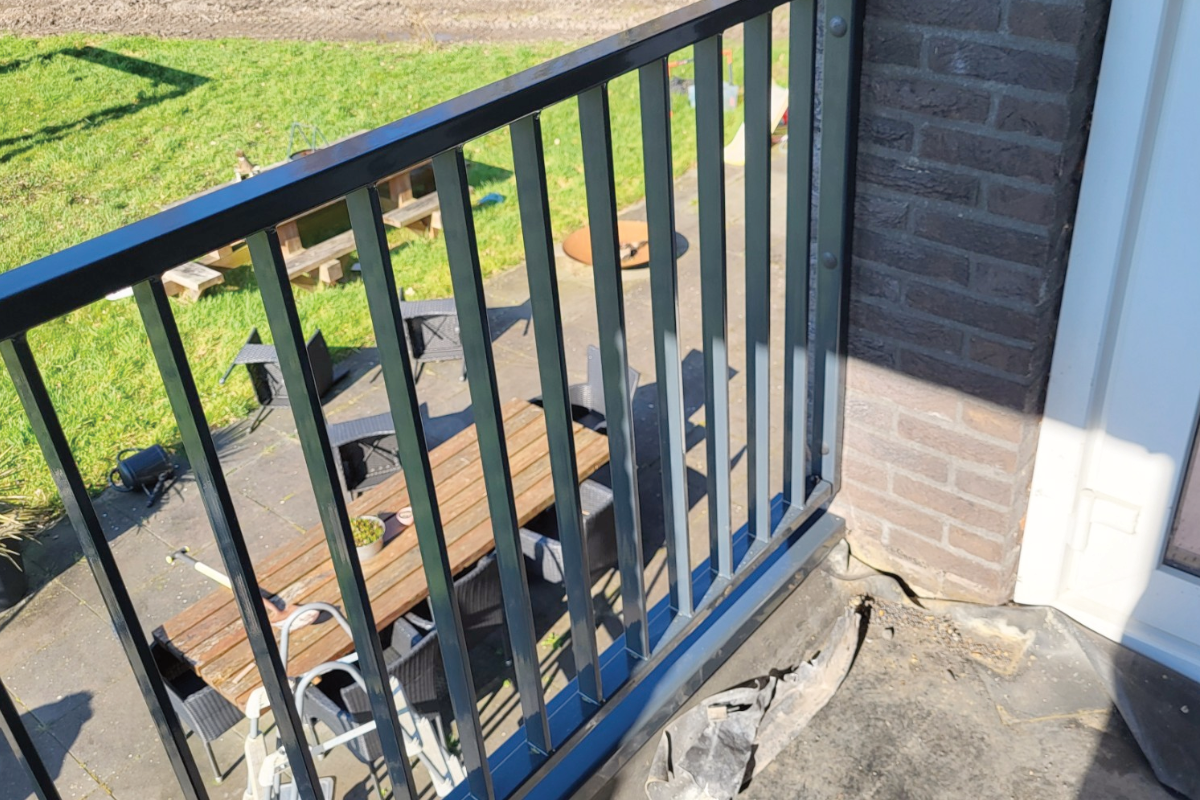 stripstalen balkonhek in Almere