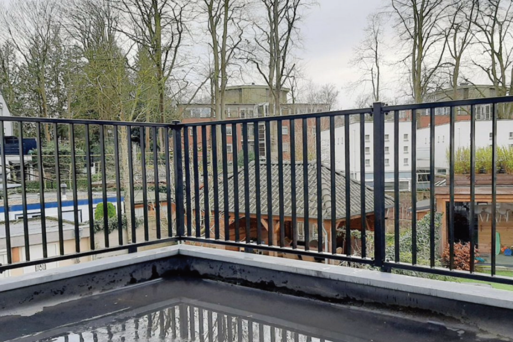 Balkonhekwerk in Ens