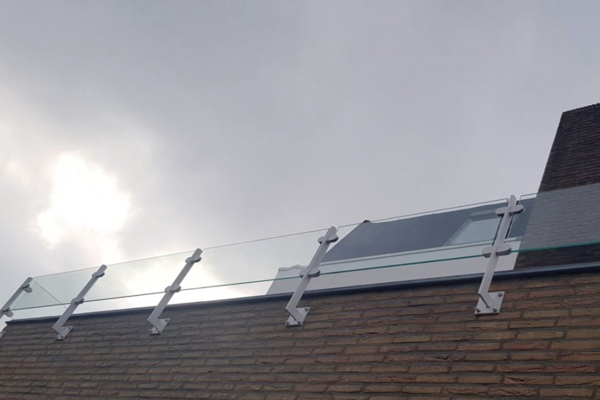 Glazen balustrade in Nagele