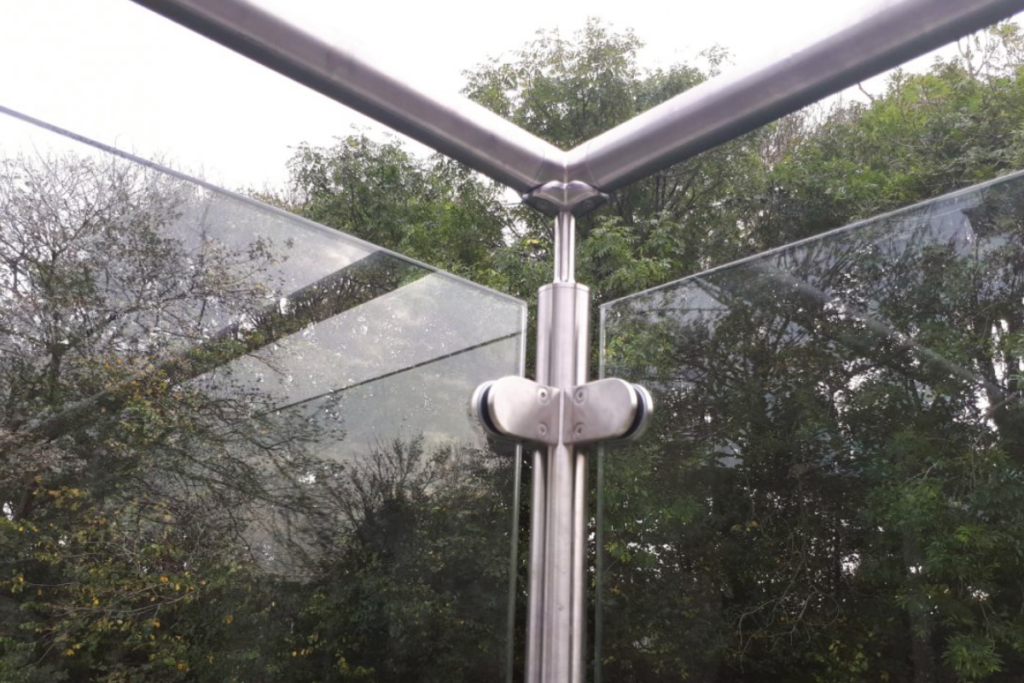 Glazen balustrade in Swifterbant