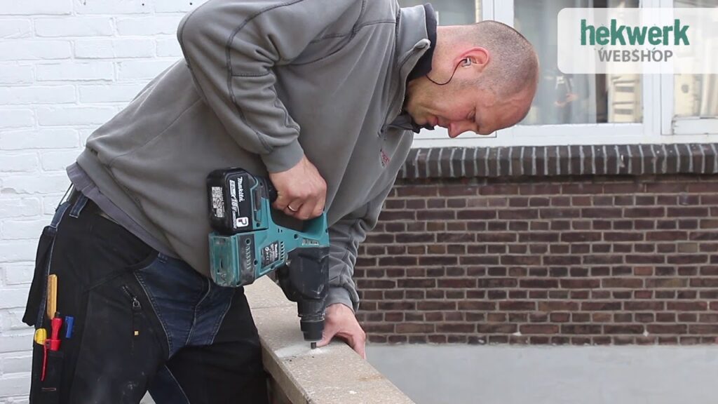 Montage leuningwerk in Rotterdam